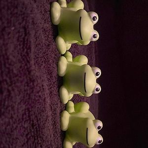 3 little froggy guys